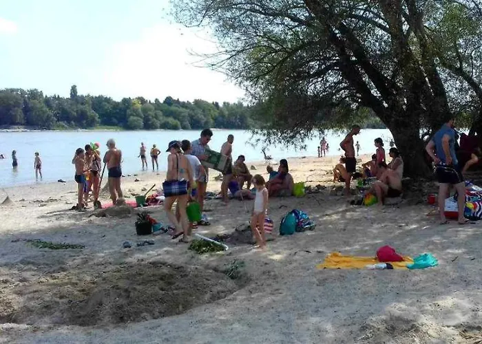 Szentendrei Sziget, Modern Fahaz, Telen Is Holiday home